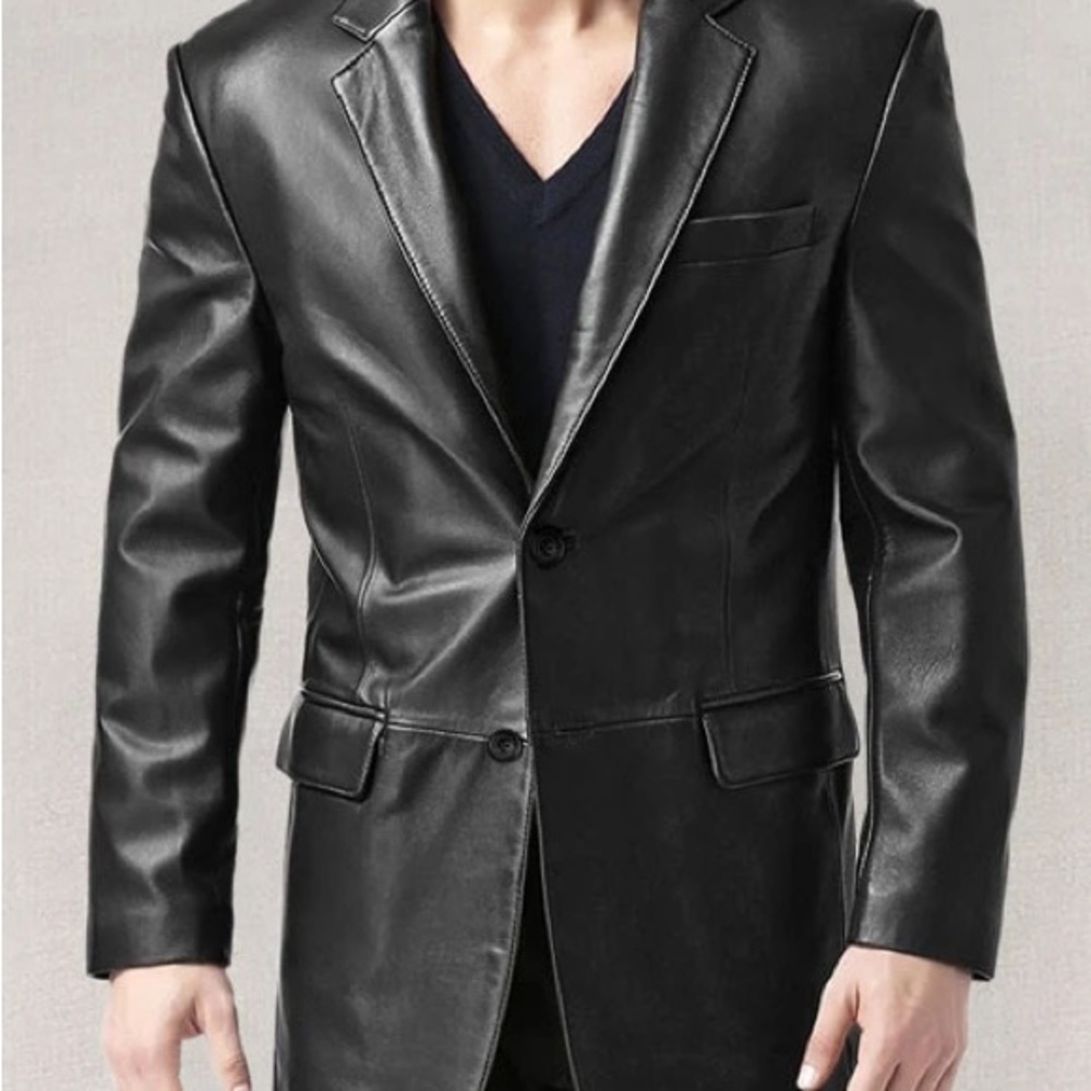 Black genuine leather size 38 medium 2 buttons and 2 flap pockets